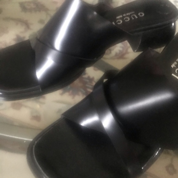 Gucci Sandals - Picture 2 of 5